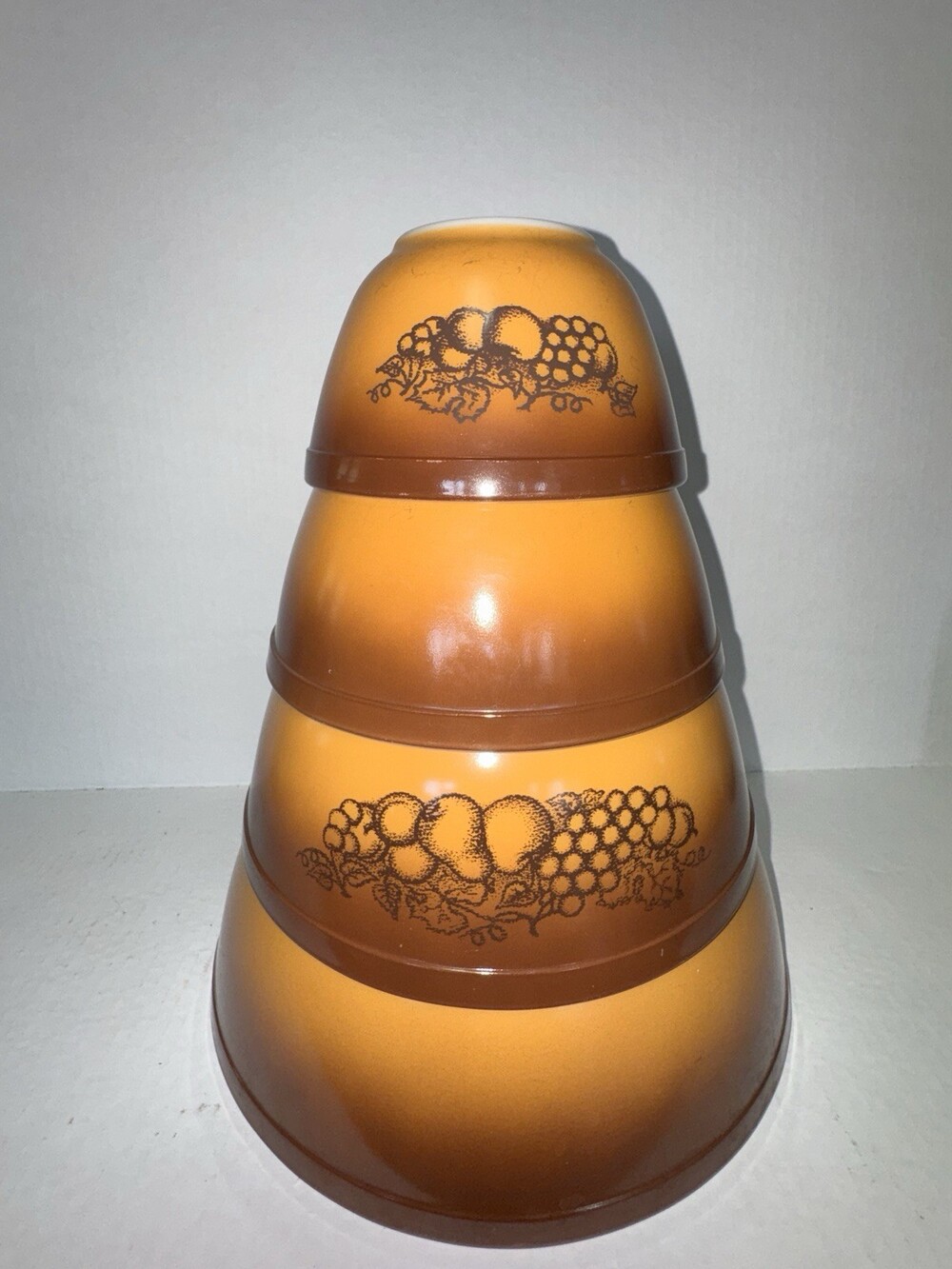 Vintage Pyrex Old Orchard Mixing Bowl Set 4 Nesting Bowls Brown Orange Fruit